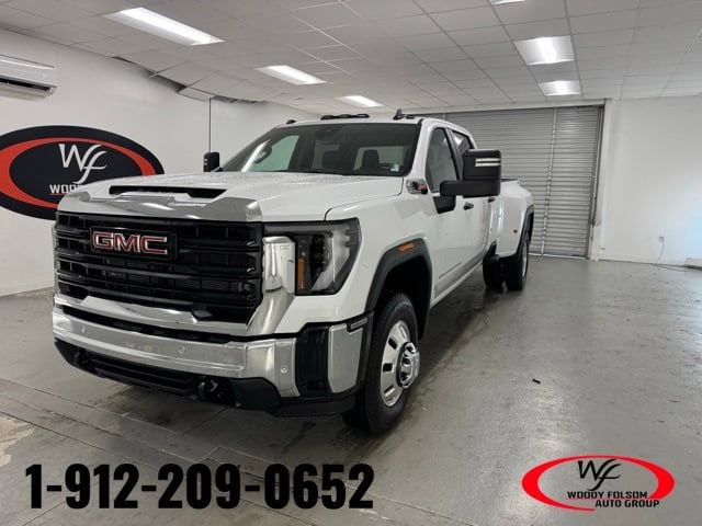 2026 GMC Sierra 3500HD Pro's photo