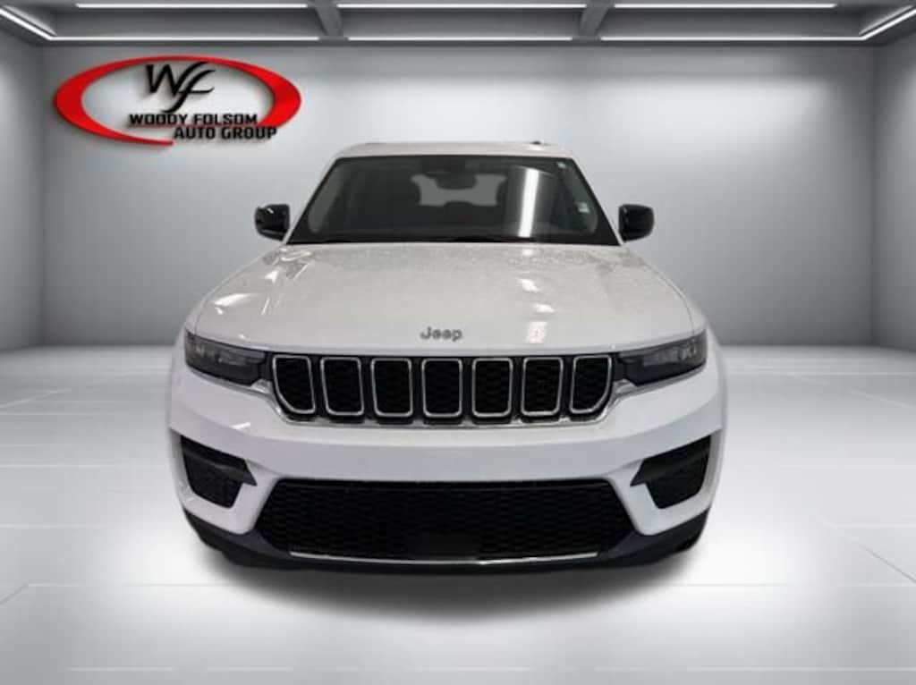 Used 2023 Jeep Grand Cherokee Laredo SUV