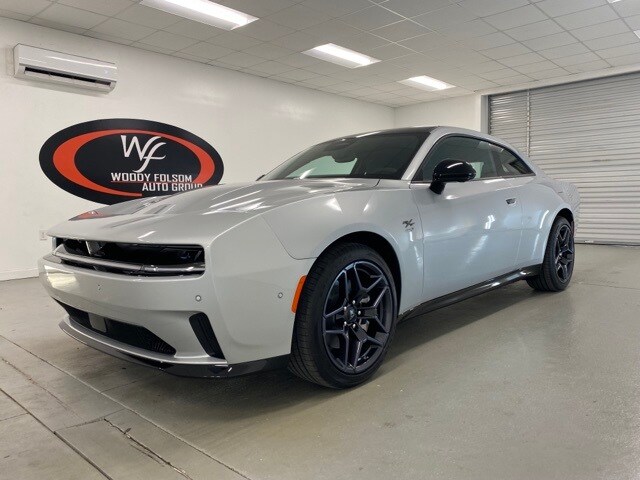 2024 Dodge Charger Daytona R/T AWD photo 2