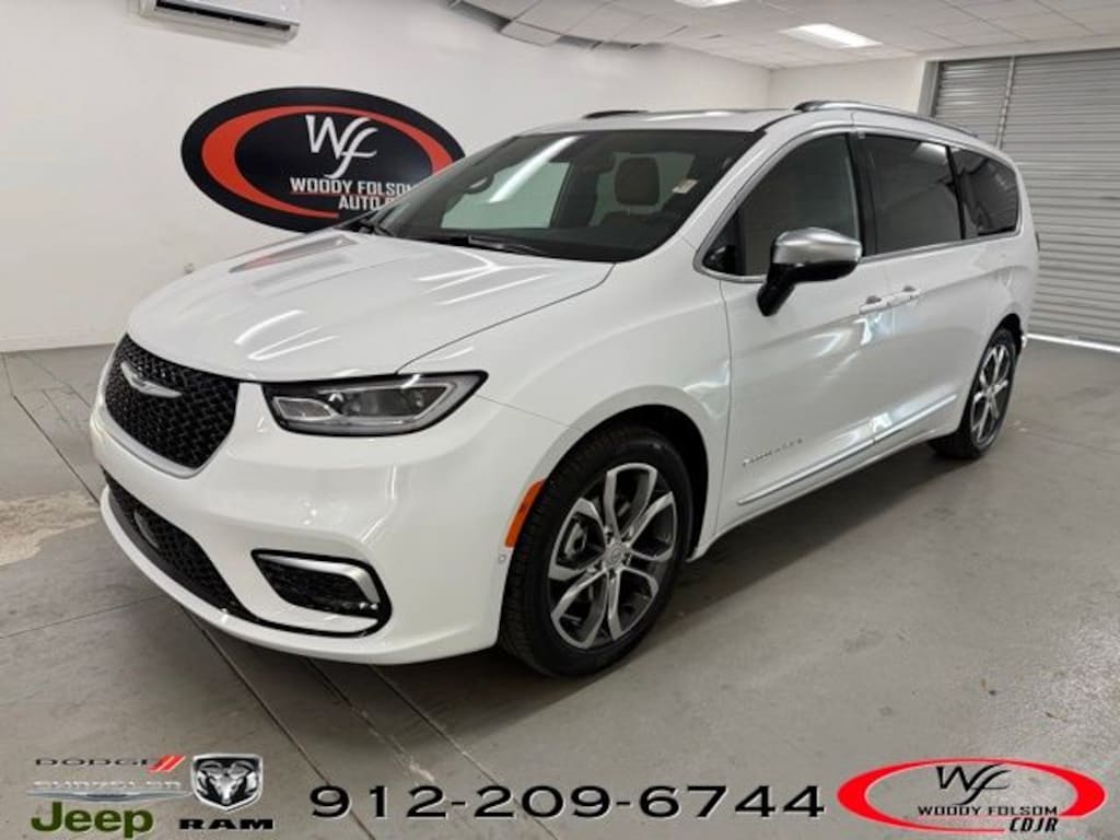 New 2026 Chrysler Pacifica PINNACLE Passenger Van