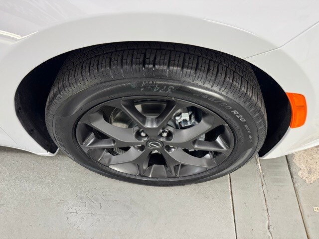 2026 Chrysler Pacifica photo 4