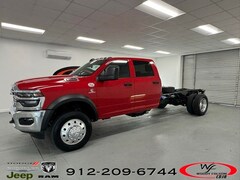 2026 Ram 5500 Chassis Cab TRADESMAN  CREW  4X4 84' CA Pickup