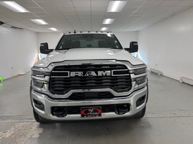 2026 Ram 5500 Tradesman photo 2