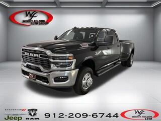 2026 Ram 3500 TRADESMAN CREW CAB 4X4 8' BOX Pickup