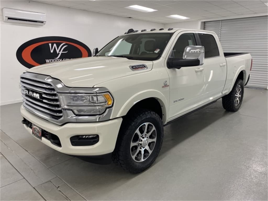 New 2024 Ram 2500 LIMITED LONGHORN CREW CAB 4X4 6'4 BOX Pickup
