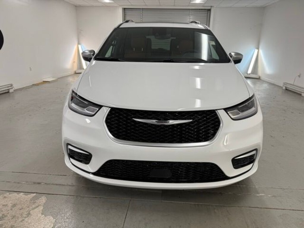 New 2026 Chrysler Pacifica PINNACLE Passenger Van