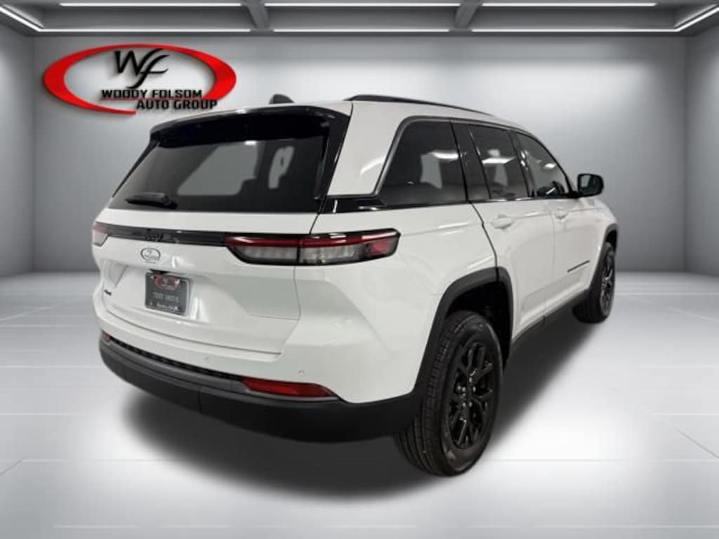 New 2026 Jeep Grand Cherokee LAREDO ALTITUDE 4X4 Sport Utility