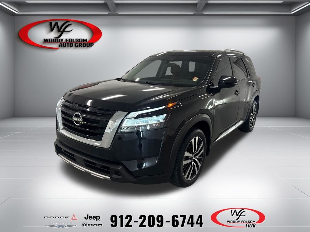 Used 2024 Nissan Pathfinder Platinum SUV
