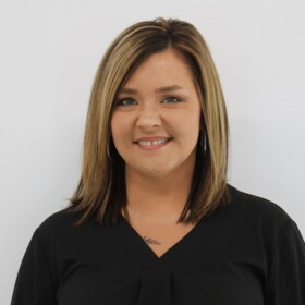 Staff member Lori Wyatt from cc80e0ae5511