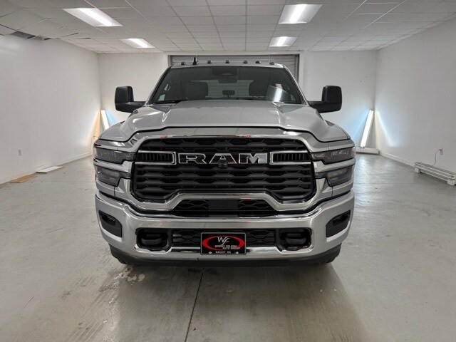 2026 Ram 2500 Tradesman photo 2