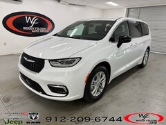 2026 Chrysler Pacifica SELECT Passenger Van