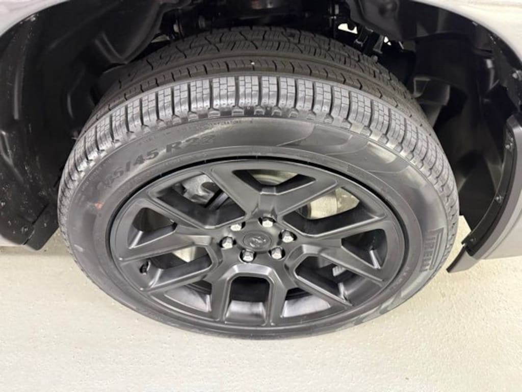 New 2026 Ram 1500 LARAMIE CREW CAB 4X4 5'7 BOX Pickup