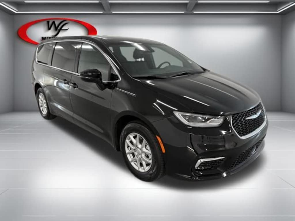 New 2026 Chrysler Pacifica SELECT Passenger Van