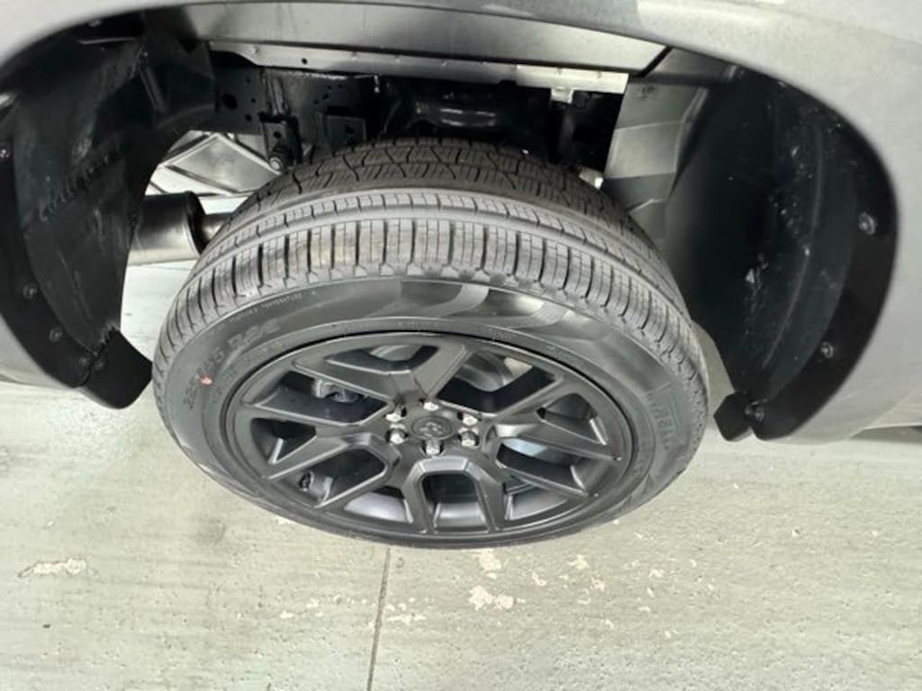 New 2026 Ram 1500 LARAMIE CREW CAB 4X4 5'7 BOX Pickup