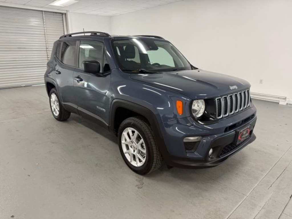 Used 2022 Jeep Renegade Latitude SUV
