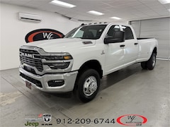 2026 Ram 3500 TRADESMAN CREW CAB 4X4 8' BOX Pickup