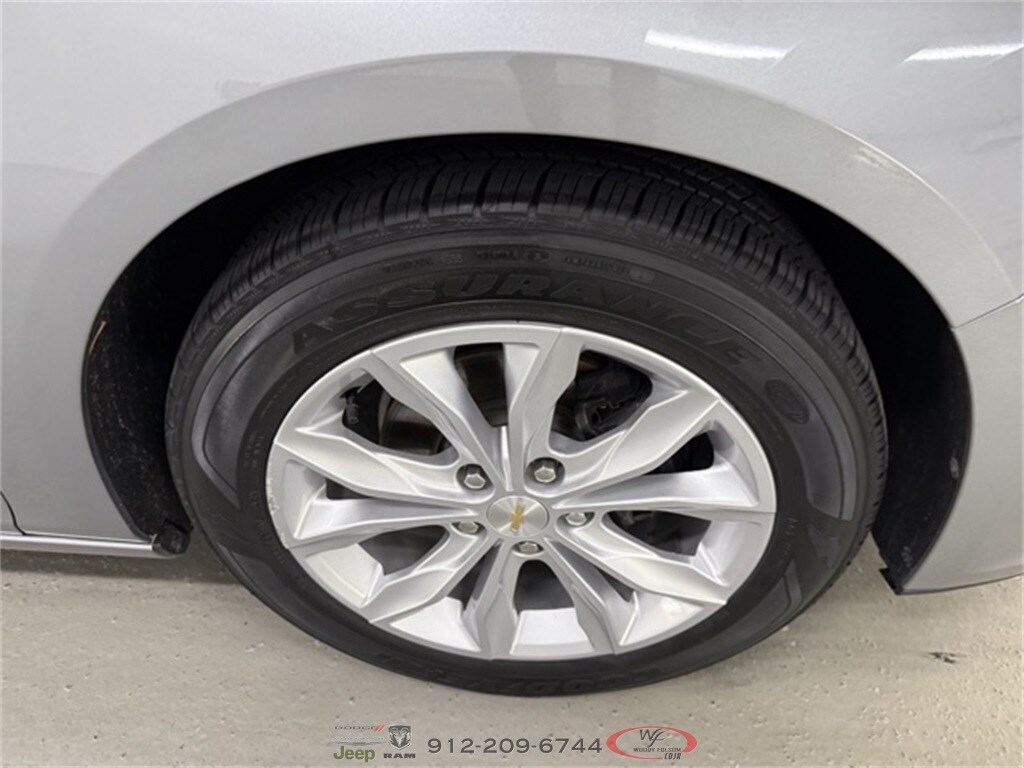 2023 Chevrolet Malibu 1LT photo 4