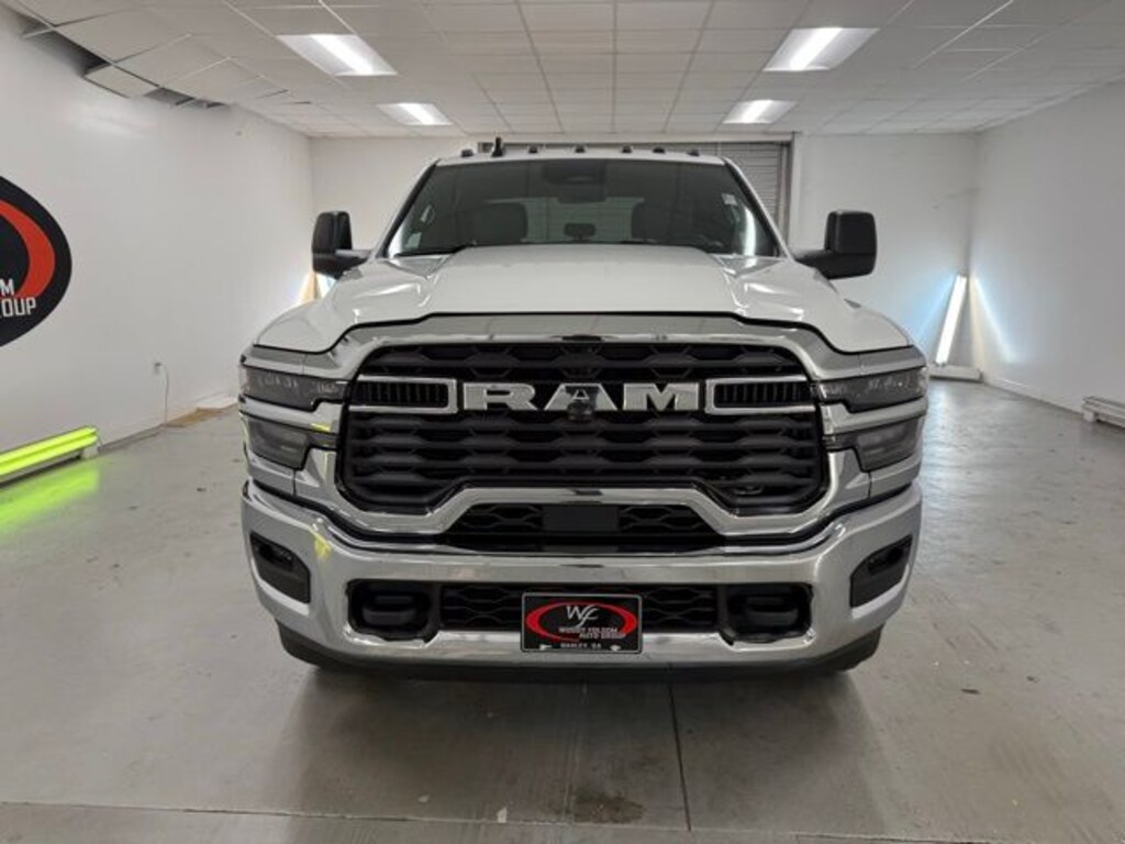 New 2026 Ram 2500 TRADESMAN CREW CAB 4X4 6'4 BOX Pickup