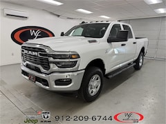 2026 Ram 3500 TRADESMAN CREW CAB 4X4 6'4 BOX Pickup
