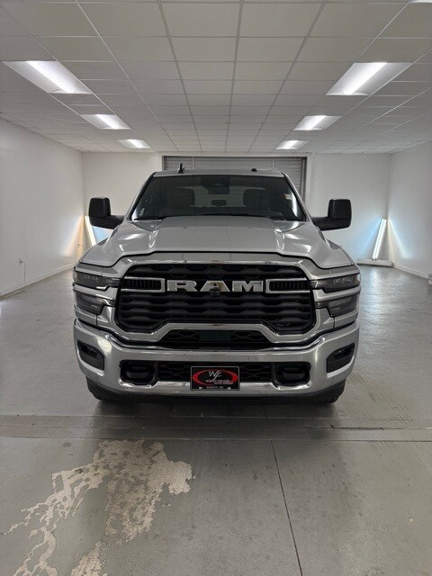 2025 Ram 2500 Tradesman photo 2