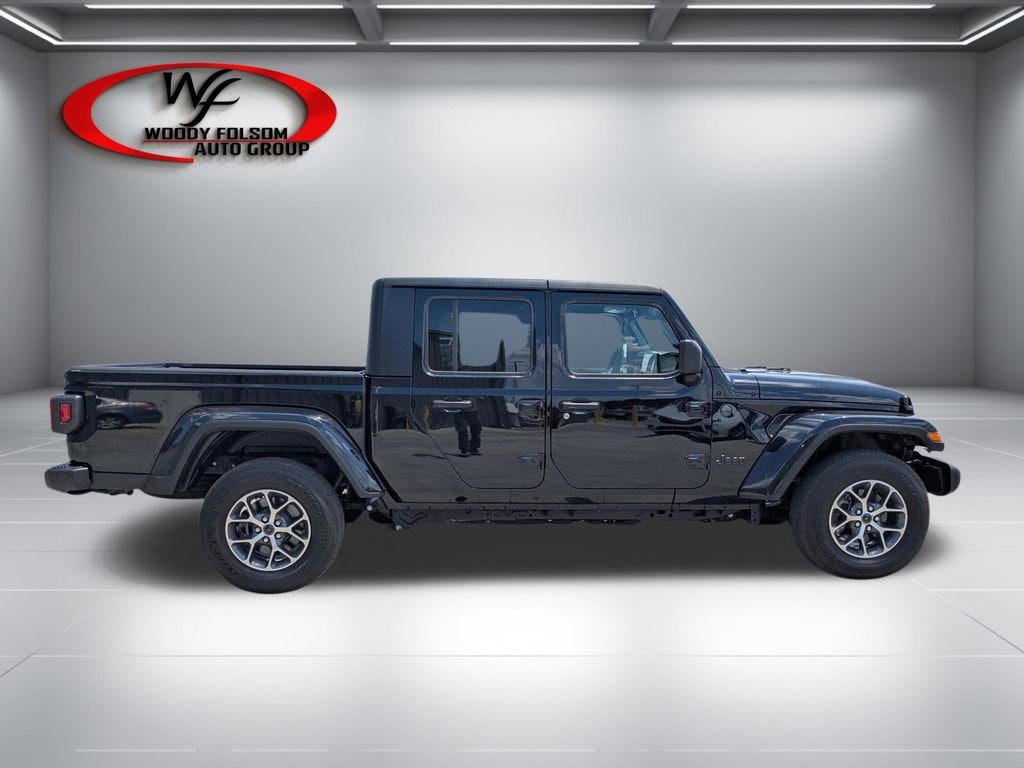 Used 2024 Jeep Gladiator Sport S Truck Crew Cab