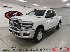 2026 Ram 3500 TRADESMAN CREW CAB 4X4 6'4 BOX Pickup
