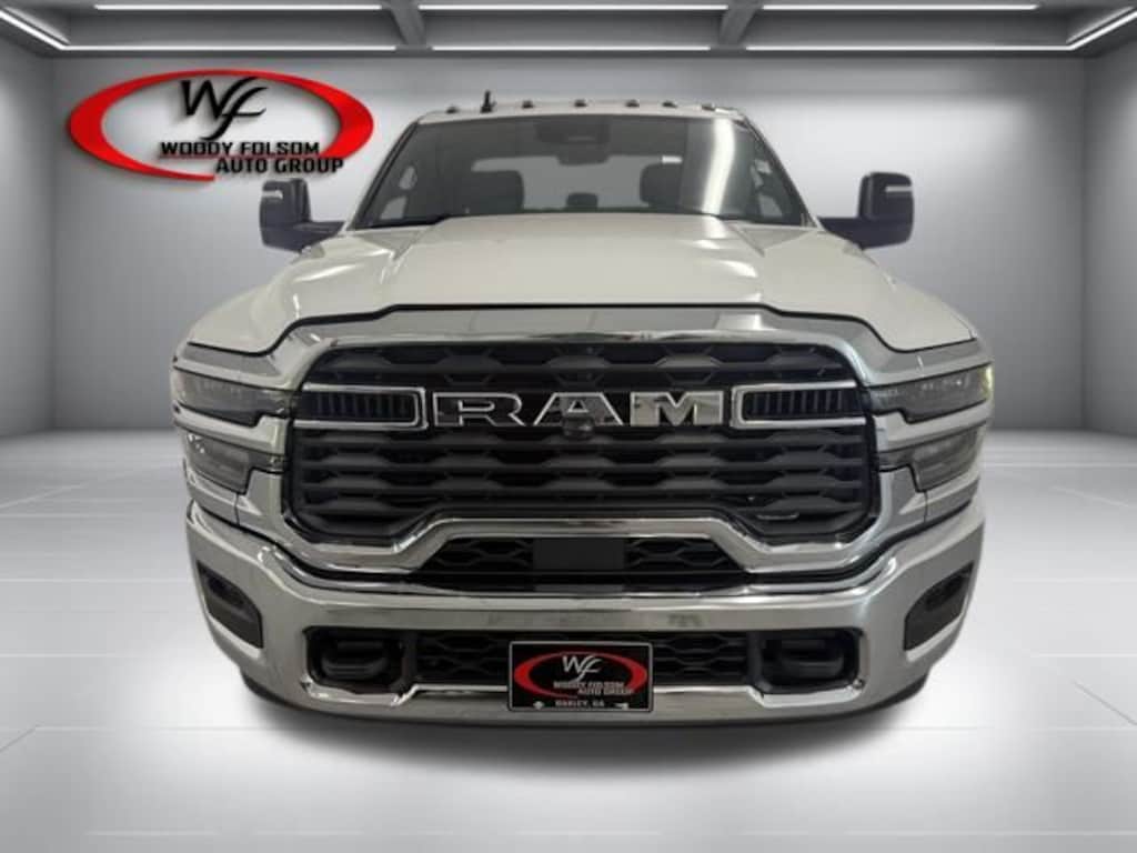 New 2026 Ram 3500 Chassis Cab TRADESMAN CREW 4X4 60' CA Pickup