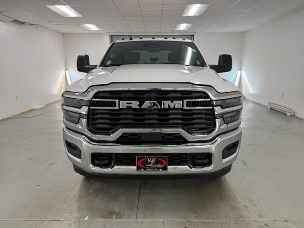 New 2026 Ram 3500 TRADESMAN CREW CAB 4X4 6'4 BOX Pickup