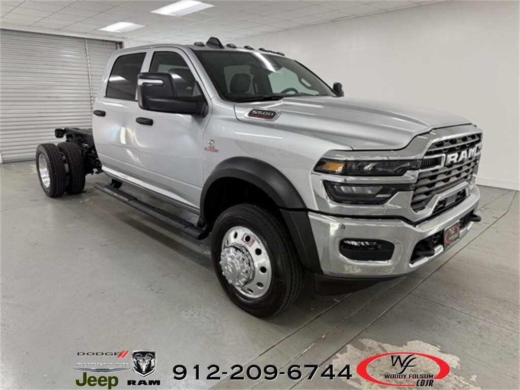 2026 Ram 5500 Tradesman photo 3