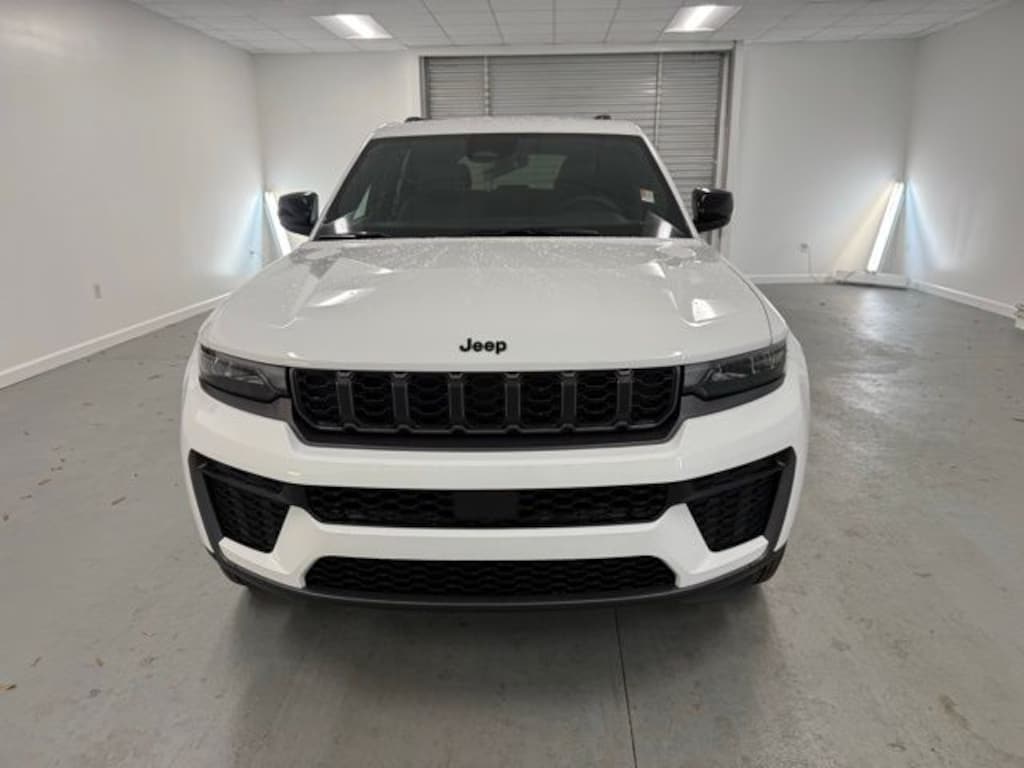 New 2026 Jeep Grand Cherokee LAREDO ALTITUDE 4X2 Sport Utility