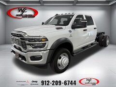 2026 Ram 5500 Chassis Cab TRADESMAN  CREW  4X4 60' CA Pickup