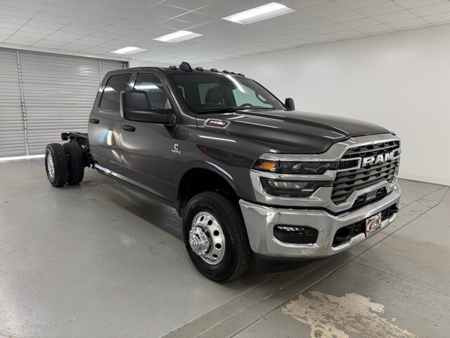 2026 Ram 3500 Tradesman photo 3