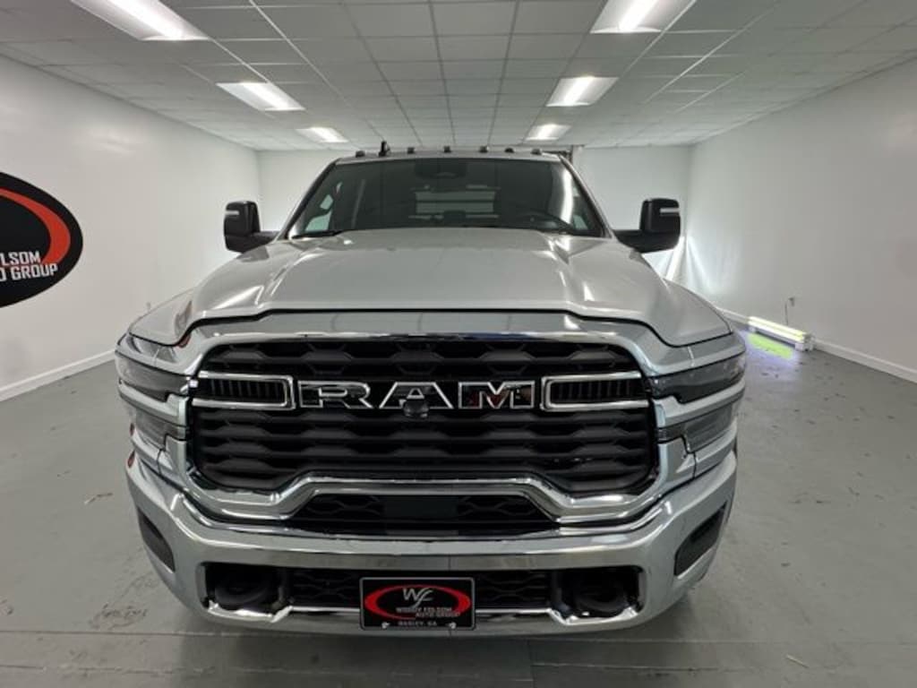 New 2026 Ram 5500 Chassis Cab TRADESMAN CREW 4X4 84' CA Pickup