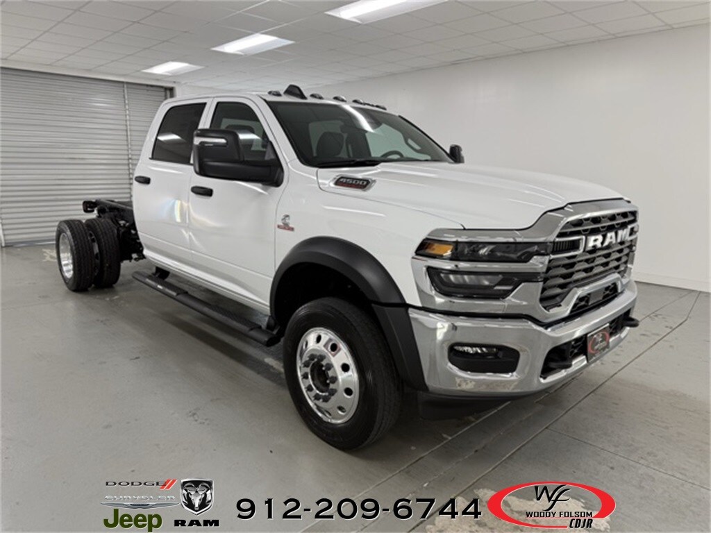 2026 Ram 4500 Tradesman photo 3