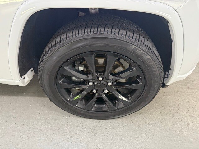 2022 Jeep Cherokee Laredo X photo 4