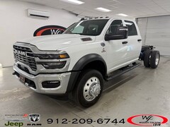 2026 Ram 5500 Chassis Cab TRADESMAN  CREW  4X4 60' CA Pickup