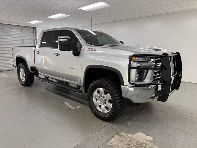 2021 Chevrolet Silverado 2500HD LTZ photo 3
