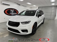 2026 Chrysler Pacifica SELECT Passenger Van