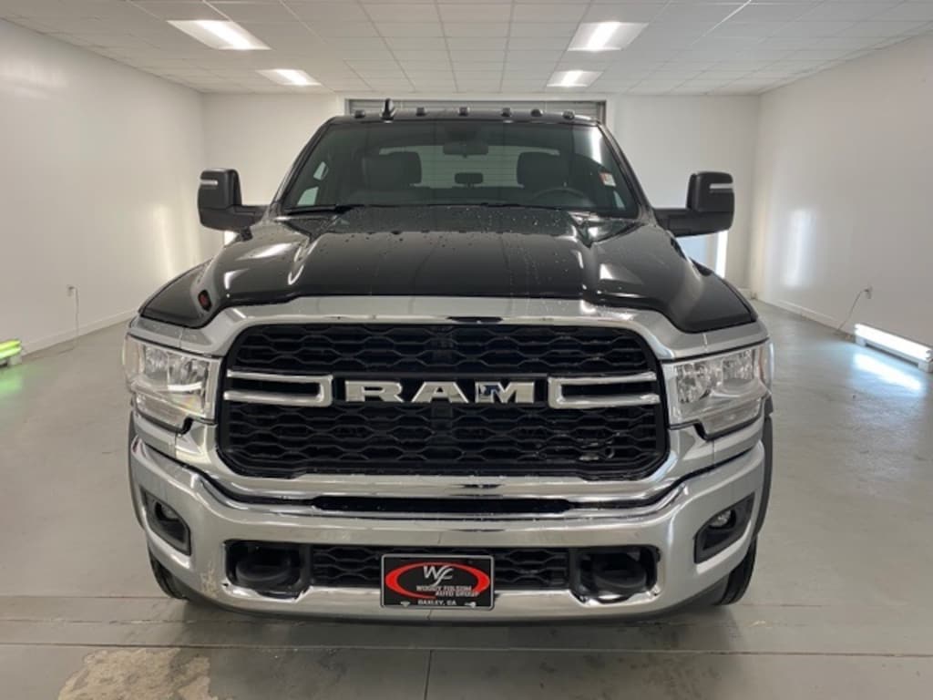 New 2024 Ram 5500 Chassis Cab 5500 TRADESMAN CHASSIS CREW CAB 4X4 60' CA Pickup