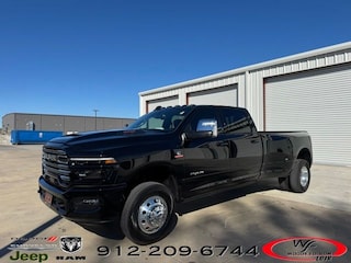 2026 Ram 3500 LARAMIE CREW CAB 4X4 8' BOX Pickup