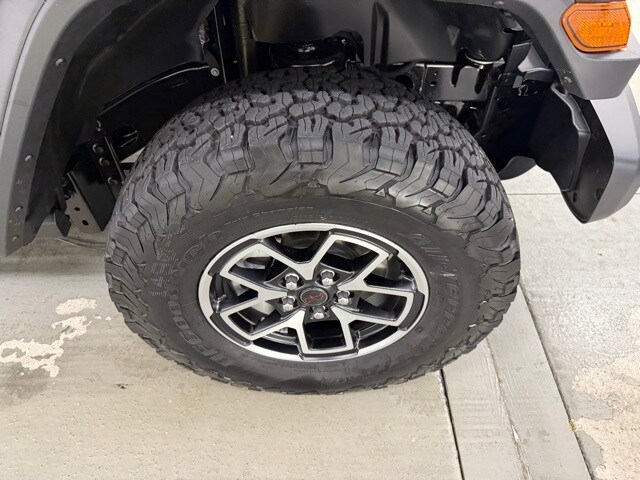 2025 Jeep Wrangler Rubicon photo 4