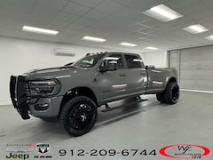 2026 Ram 3500 LARAMIE CREW CAB 4X4 8' BOX Pickup