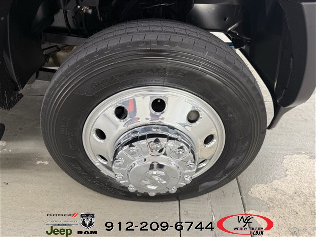 2026 Ram 5500 Tradesman photo 2