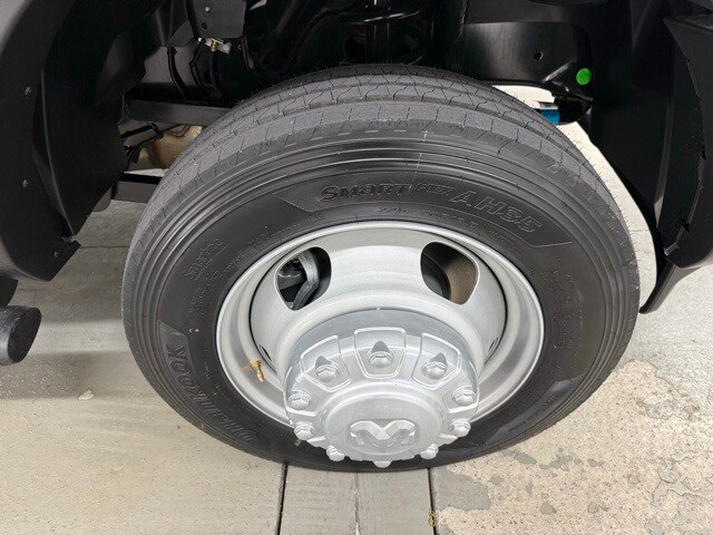 2026 Ram 5500 Tradesman photo 4