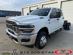 2026 Ram 3500 Chassis Cab TRADESMAN CREW   4X4 60' CA Pickup