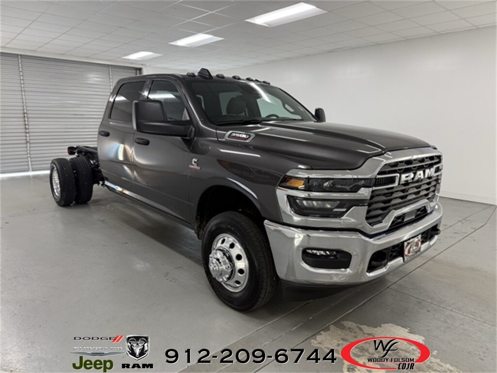 2026 Ram 3500 Tradesman photo 3