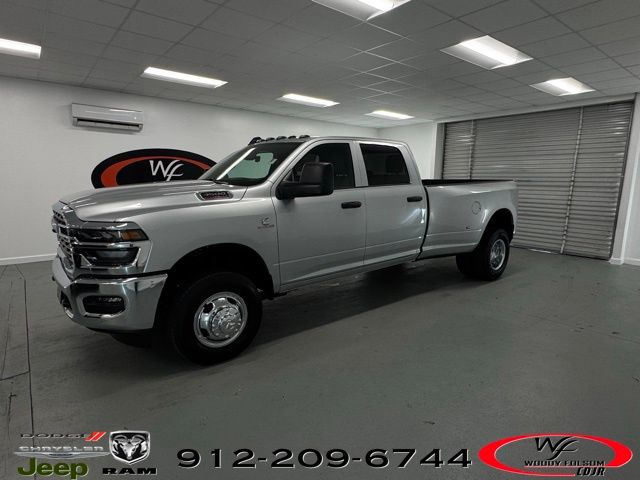 2026 RAM 3500 Tradesman's photo