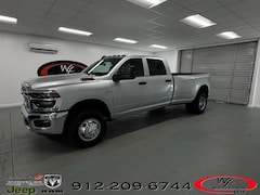 2026 Ram 3500 TRADESMAN CREW CAB 4X4 8' BOX Pickup