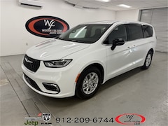 2026 Chrysler Pacifica SELECT Passenger Van