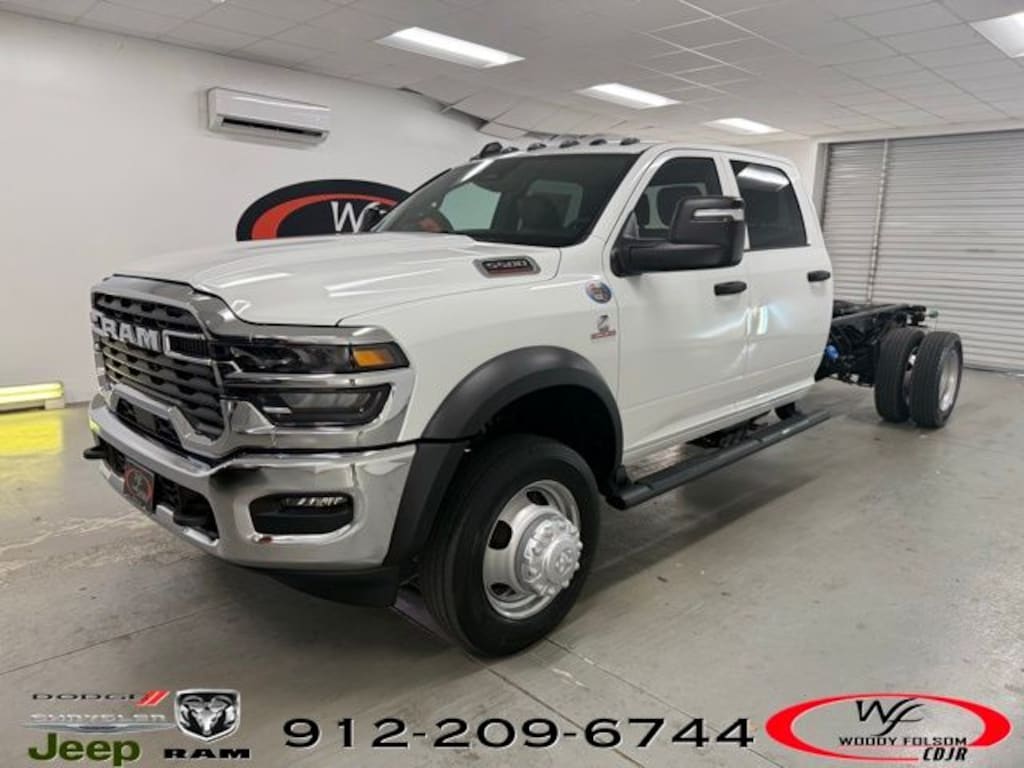 New 2026 Ram 5500 Chassis Cab TRADESMAN CREW 4X4 84' CA Pickup